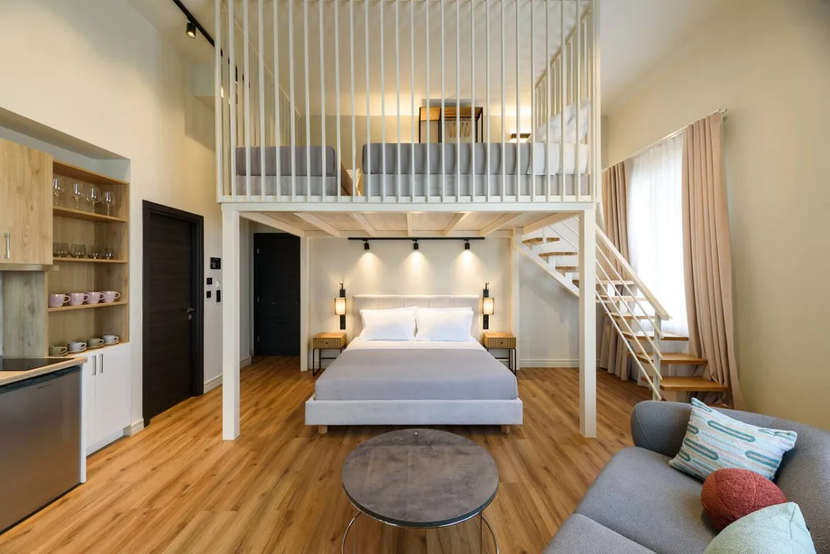 B5 Executive Suite at MindHome