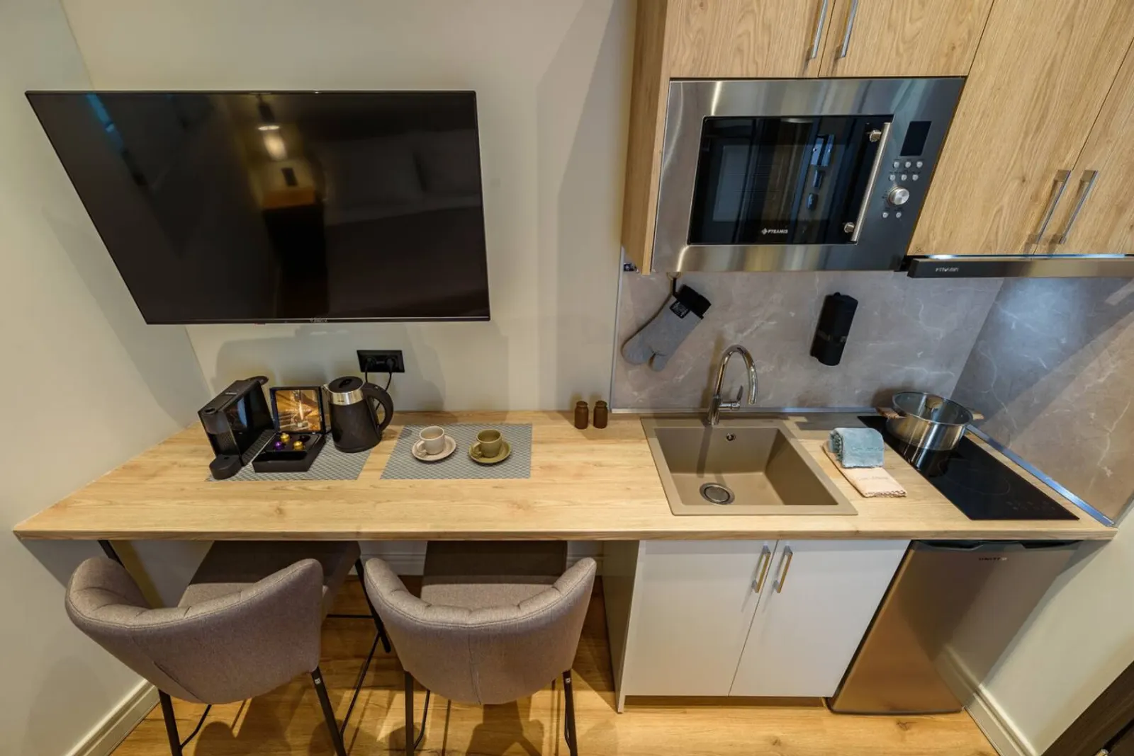 A1-Deluxe Queen Studio interior, photo 2